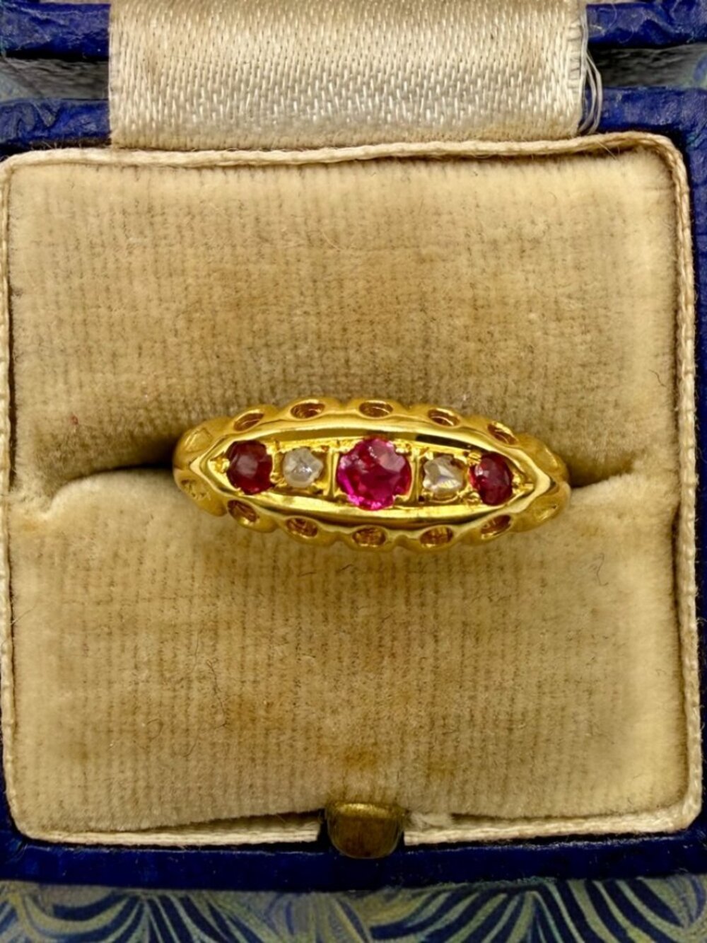 Solid 18k Yellow Gold Diamond Ruby Pierced Boat Ring, Size 6.25